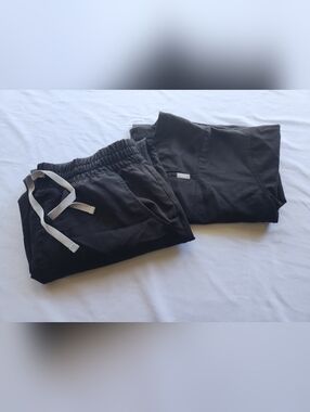 L/P FIGS Black Set Halle Top & Uman Joggers